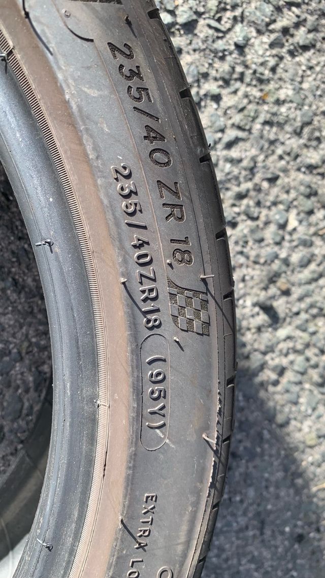 Neumáticos Michelin Pilot Sport 4 235/40 R18