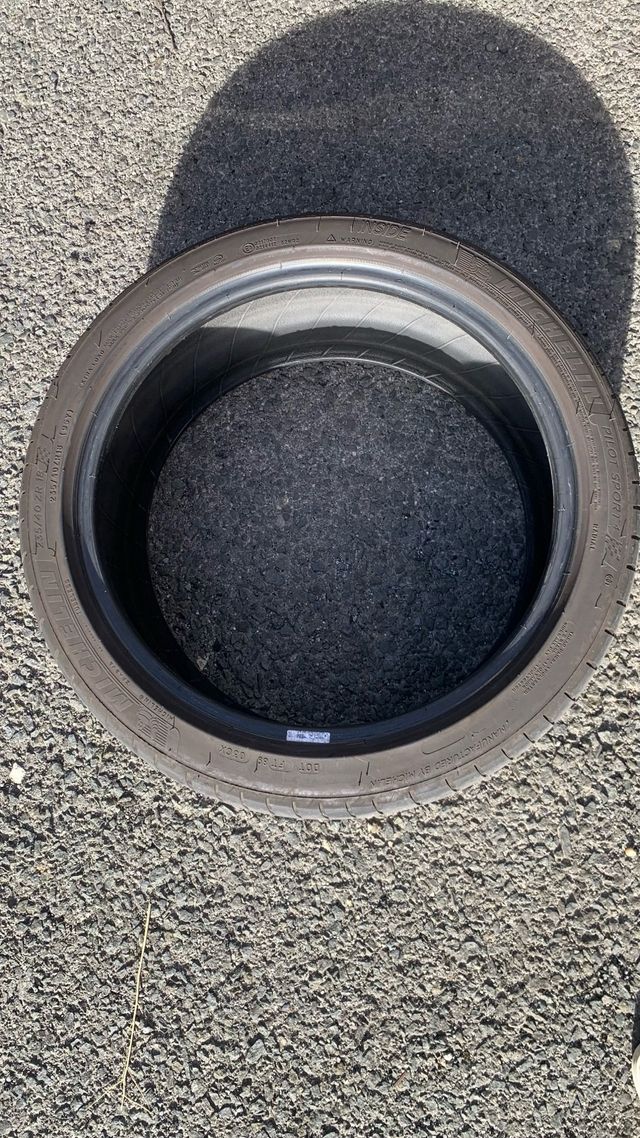 Neumáticos Michelin Pilot Sport 4 235/40 R18