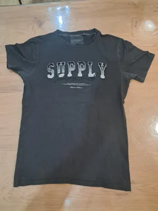 Camiseta Supply & Demand Negra