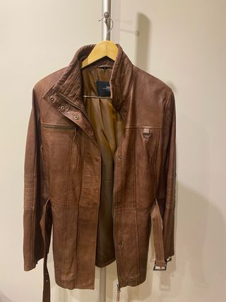Chaqueta de piel marrón