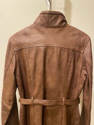 Chaqueta de piel marrón