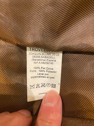 Chaqueta de piel marrón