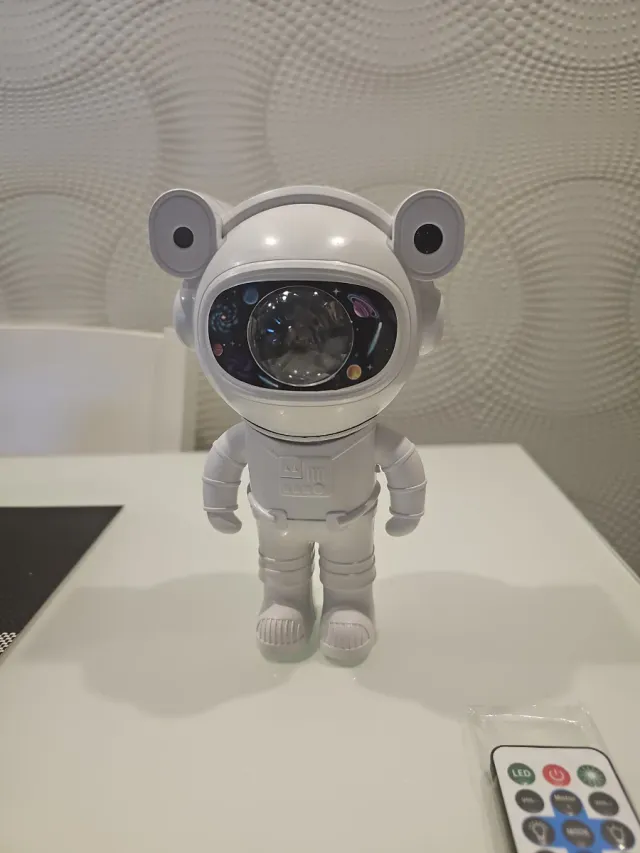 Astronauta proyector de estrellas