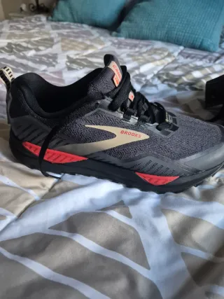 Zapatillas Brooks Cascadia GTX 15