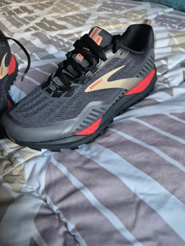 Zapatillas Brooks Cascadia GTX 15