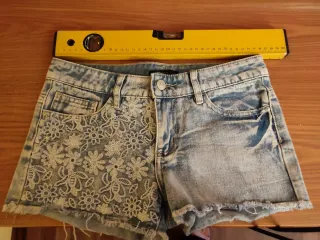 Shorts vaqueros bordados talla 36