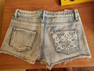 Shorts vaqueros bordados talla 36