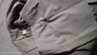 Traje de chaqueta y falda gris