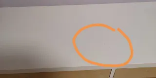 Escritorio IKEA MICKE blanco y madera