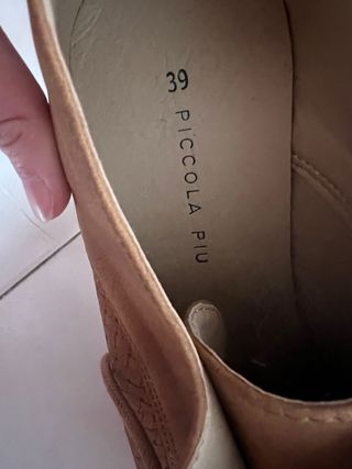 Zapatos marrones con cordones