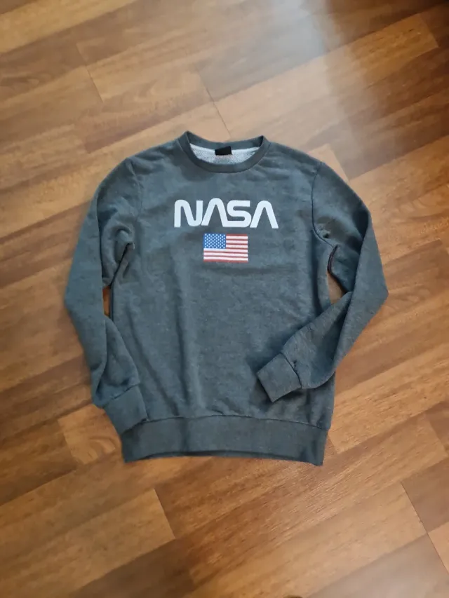 Sudadera NASA gris con bandera USA