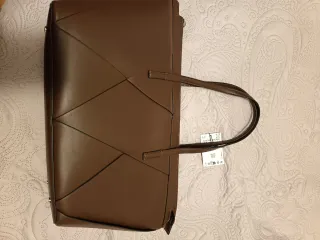 Bolso Zara Marrón, de temporada.