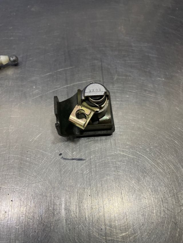 Suzuki SV 650 2004 Cerradura Asiento Trasero