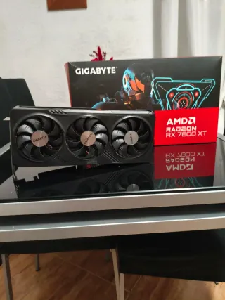 Tarjeta Gráfica Gigabyte RX 7800 XT 16GB
