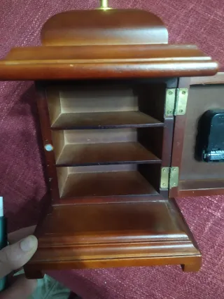 Orologio da tavolo vintage in legno