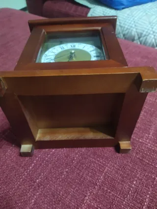 Orologio da tavolo vintage in legno