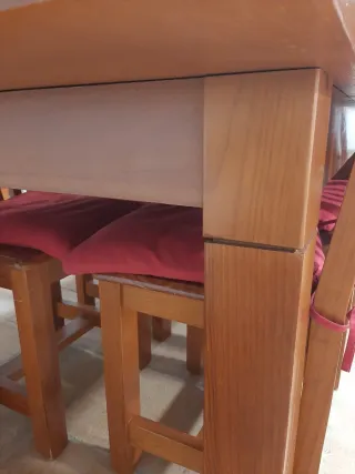 Conjunto mesa y 4 sillas madera maciza