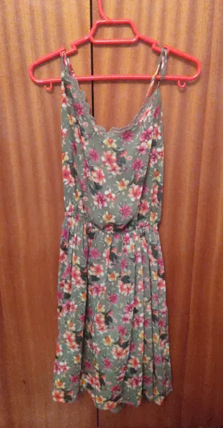 Vestido Hollister floral verde talla M