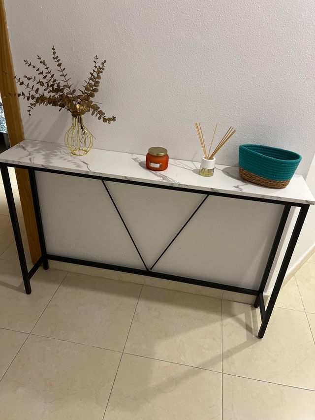 Mesa recibidor metal efecto mármol blanco