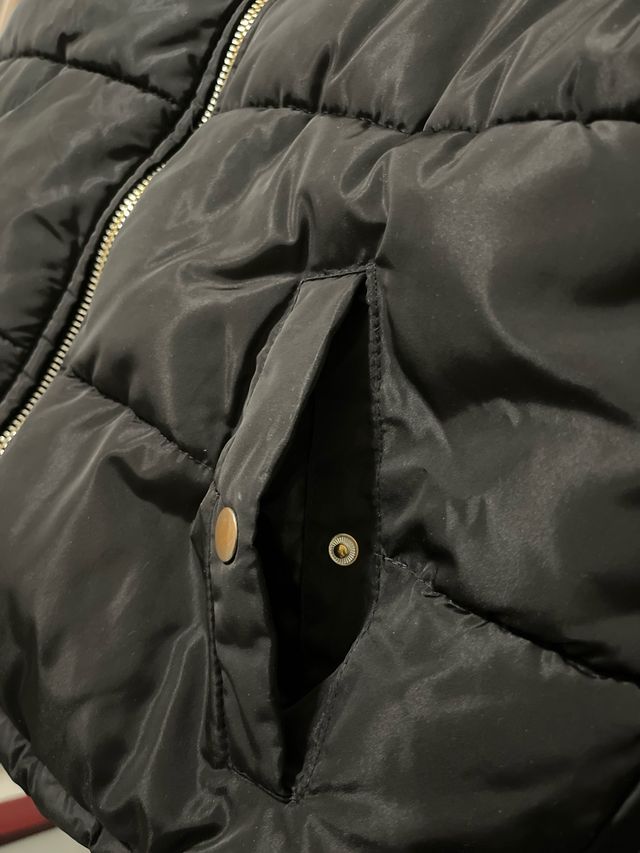 Abrigo acolchado Bershka negro talla S