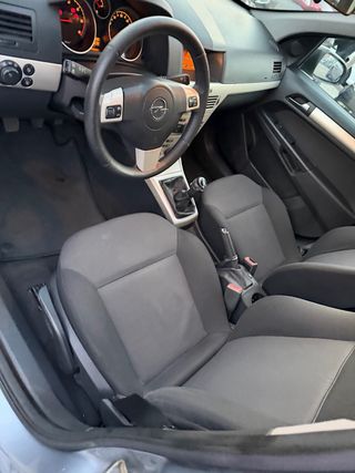 Opel Astra ańo 2008 tlf 662226705