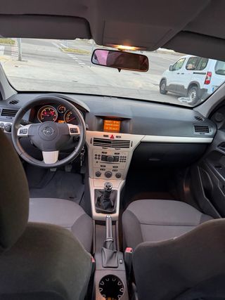 Opel Astra ańo 2008 tlf 662226705