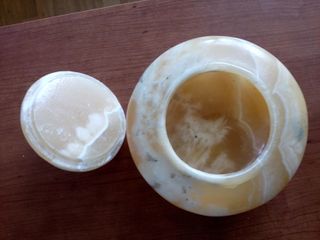 Joyero de piedra beige y blanco