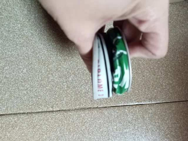 Piccolo portatodo in forma di lattina