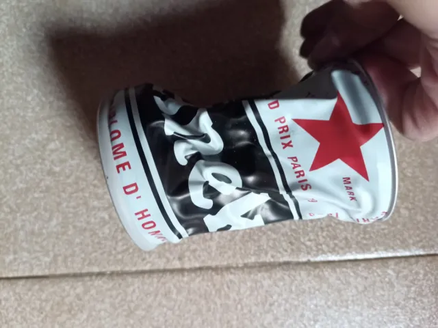 Piccolo portatodo in forma di lattina