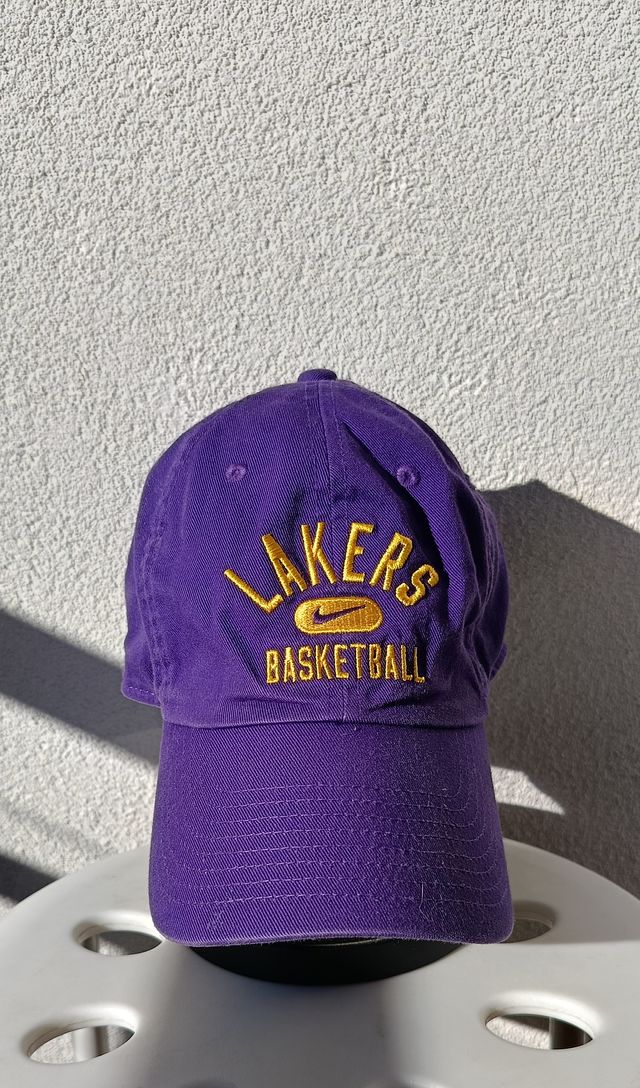 Cappello Nike Lakers Basketball Viola Oro
