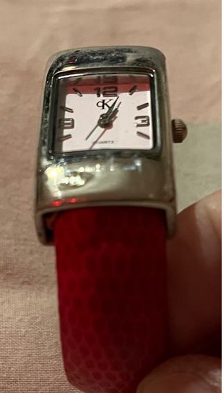 pulsera de Reloj Calvin Klein. Cuero Rojo