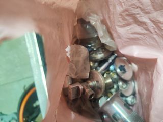 Latiguillos y diversas llaves ,codos etc