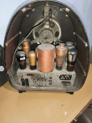 Radio Antigua Philips 834