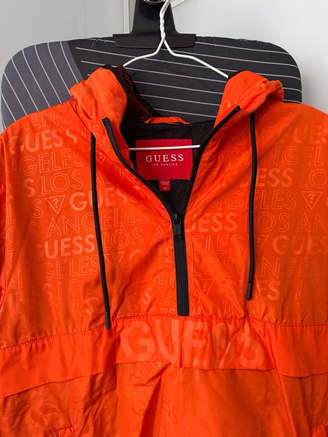 Chaqueta Guess naranja cropped talla M.