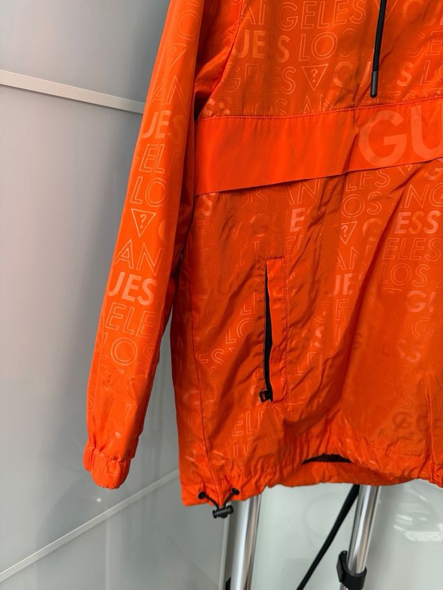 Chaqueta Guess naranja cropped talla M.