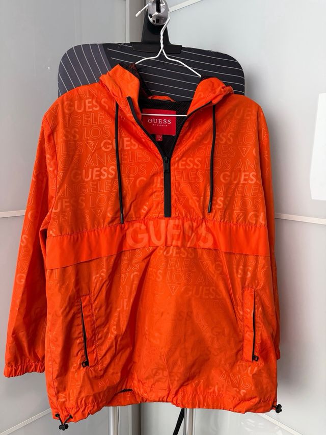Chaqueta Guess naranja cropped talla M.