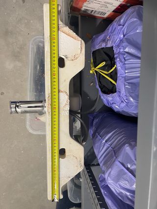 Lavabo Gala nuevo con grifo y sifón.