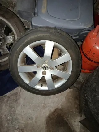 Llantas Peugeot 16 pulgadas (4 unidades)