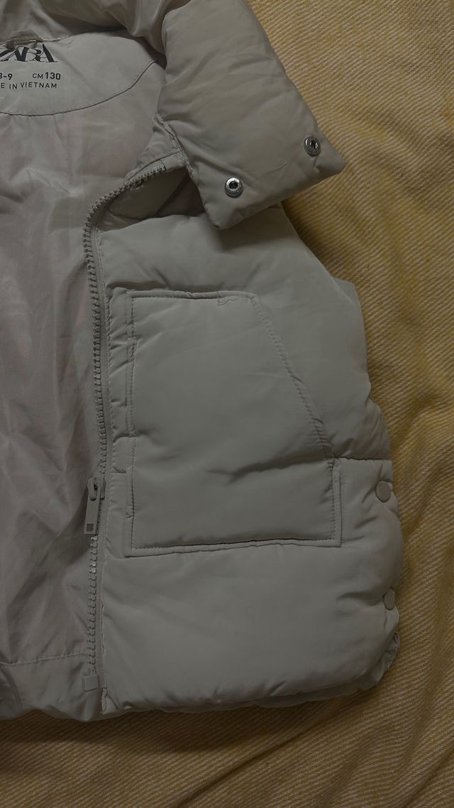 Chaleco Zara gris 8-9 años (130 cm)