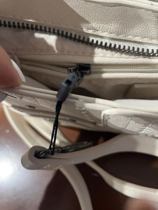 Bolso Desigual crudo con tachuelas