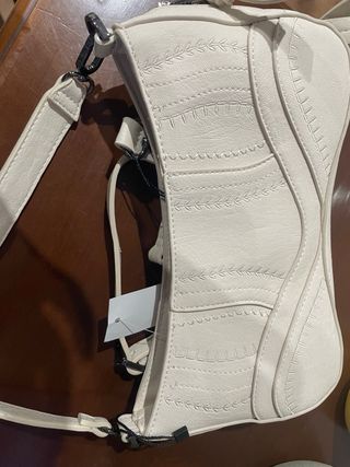 Bolso Desigual crudo con tachuelas