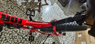 Vendo Bicicleta roja FOREKNOW , mas infoo al whats