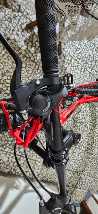 Vendo Bicicleta roja FOREKNOW , mas infoo al whats