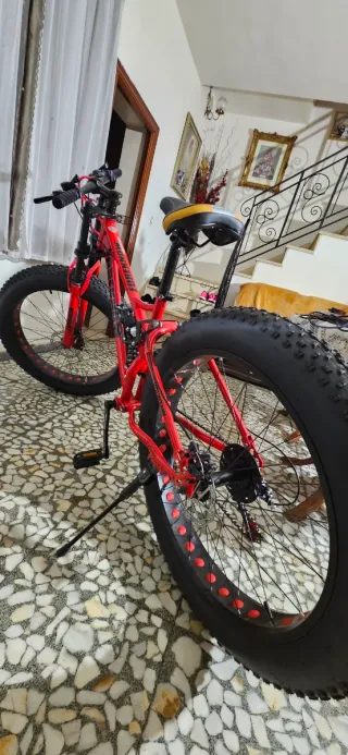 Vendo Bicicleta roja FOREKNOW , mas infoo al whats