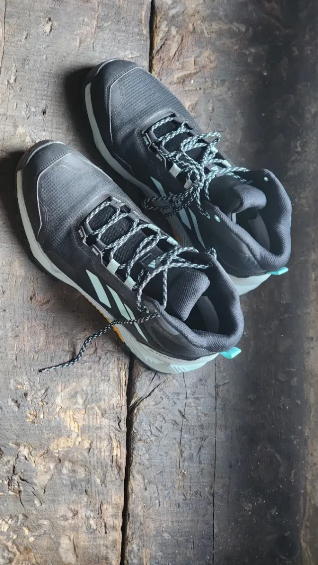 Botas senderismo Adidas Talla 42