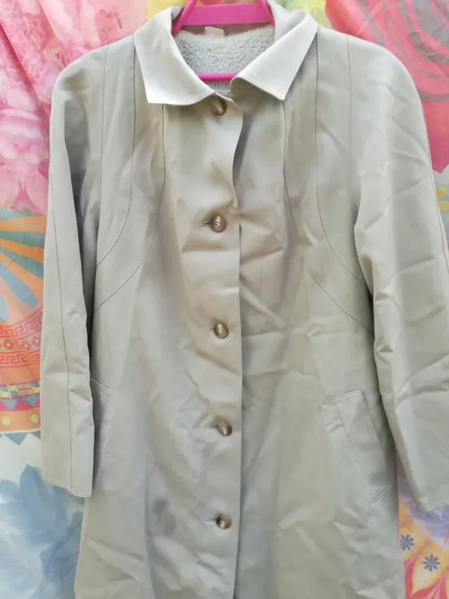 ABRIGO GABARDINA BEIGE CLARO CON BORREGUITO BLANCO