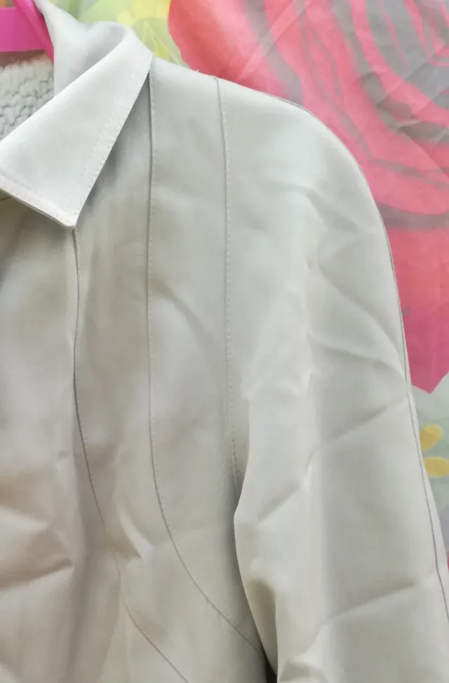 ABRIGO GABARDINA BEIGE CLARO CON BORREGUITO BLANCO