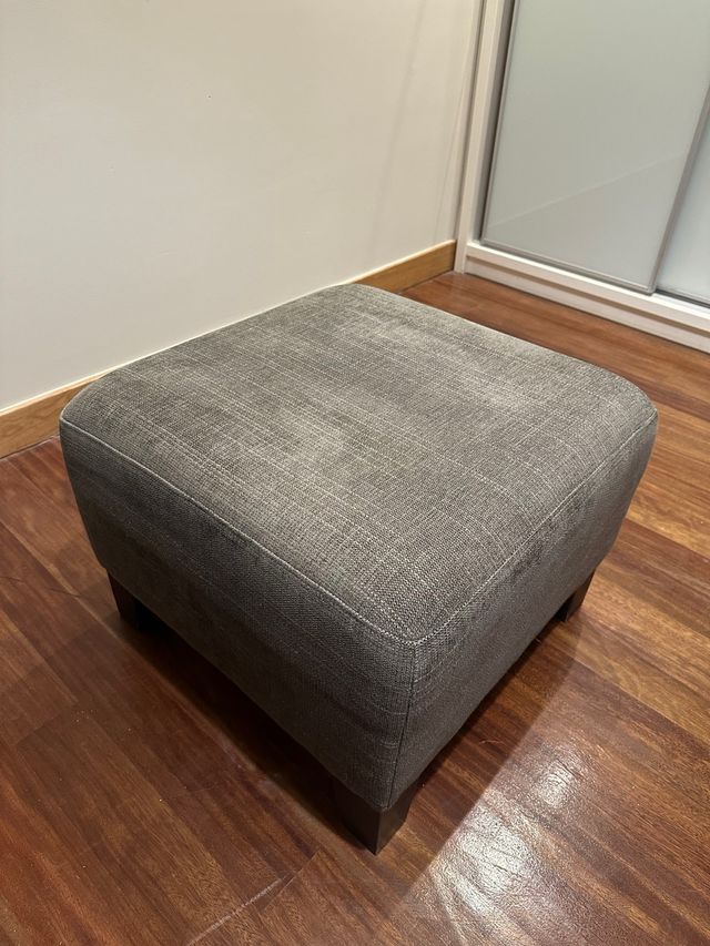 Puff tapizado tela y madera