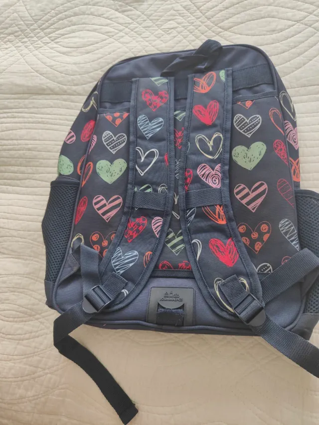 Mochila con estampado de corazones