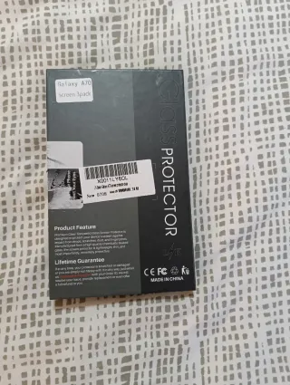 3 Protezioni Schermo + Custodia Samsung Galaxy A70